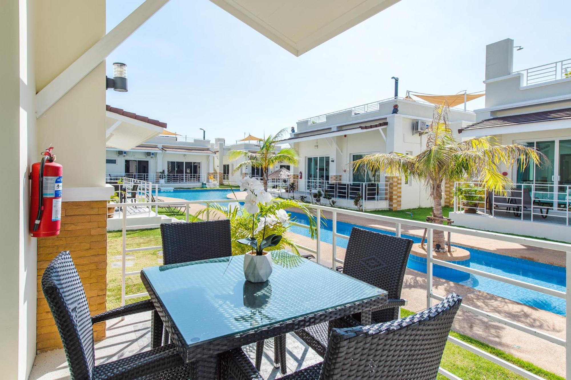 Oriental Beach Pearl Resort Sam Roi Yot Exterior photo