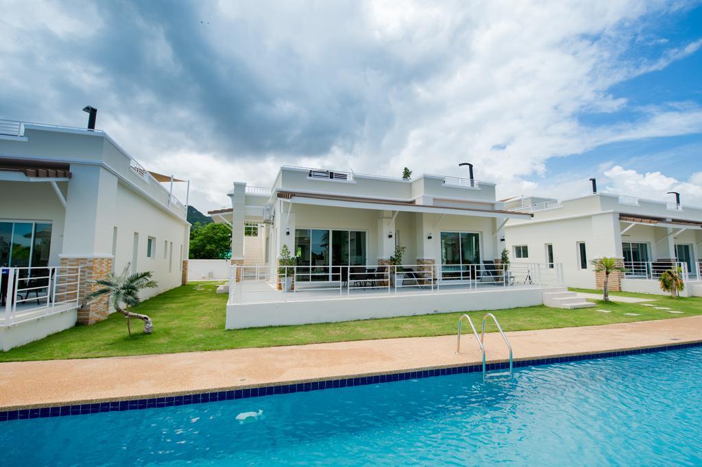 Oriental Beach Pearl Resort Sam Roi Yot Exterior photo